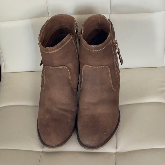 Boots - Picture 1 of 2